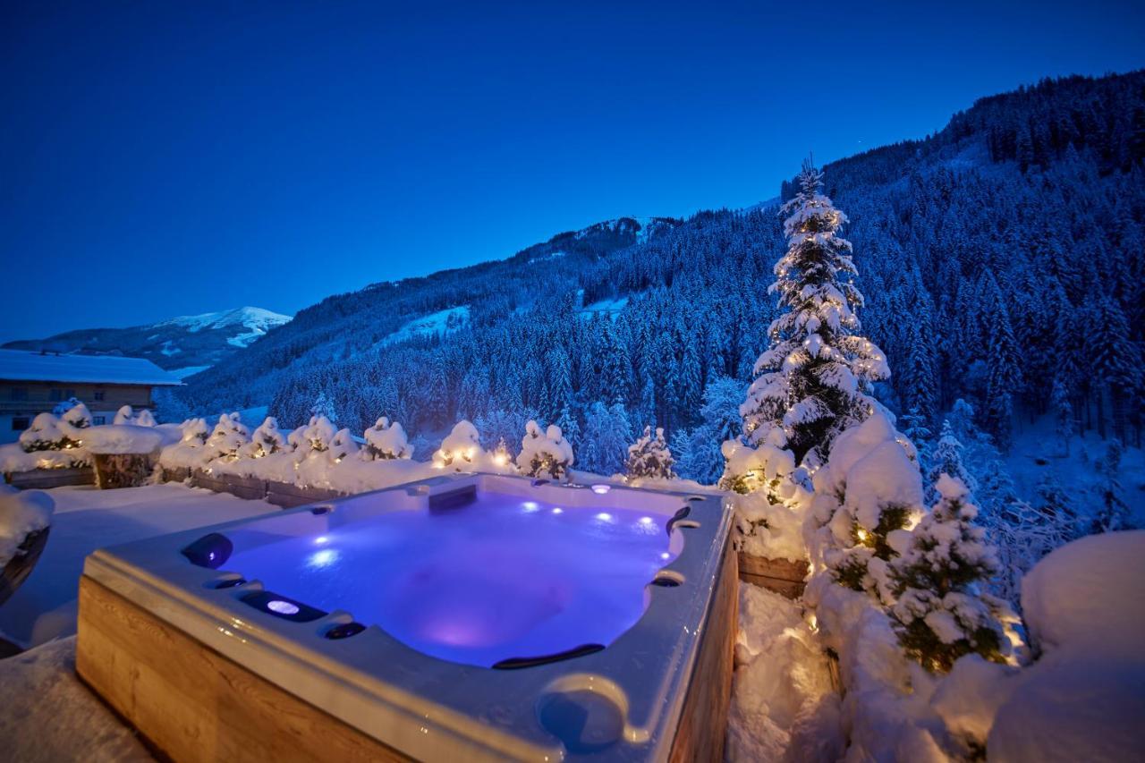 Chalet Tannenbaum ザールバッハ・ヒンターグレム エクステリア 写真