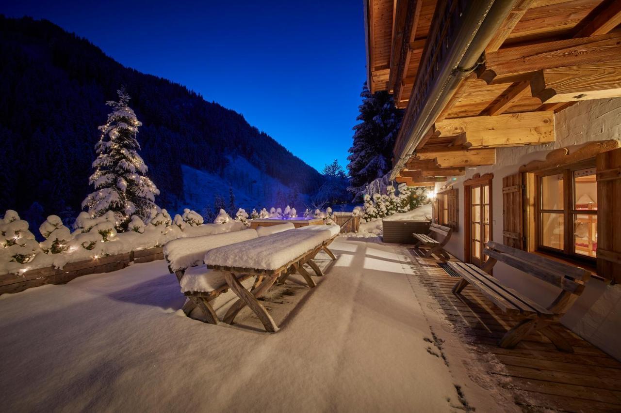 Chalet Tannenbaum ザールバッハ・ヒンターグレム エクステリア 写真