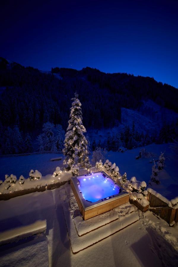 Chalet Tannenbaum ザールバッハ・ヒンターグレム エクステリア 写真