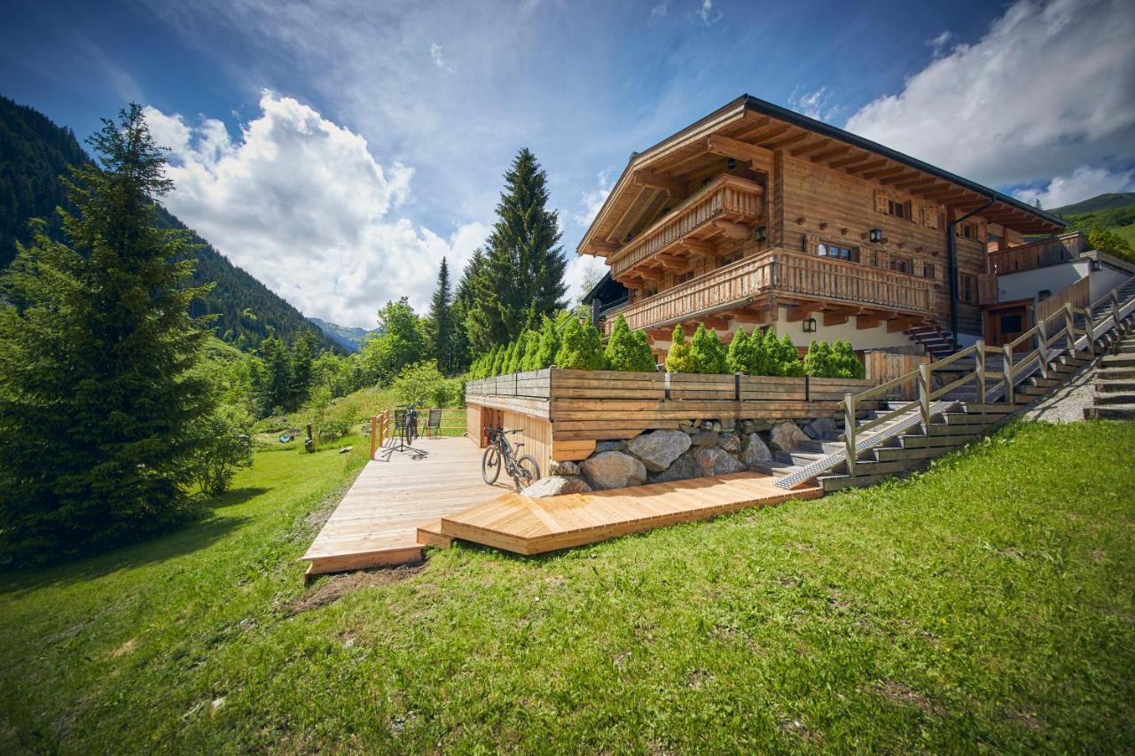 Chalet Tannenbaum ザールバッハ・ヒンターグレム エクステリア 写真
