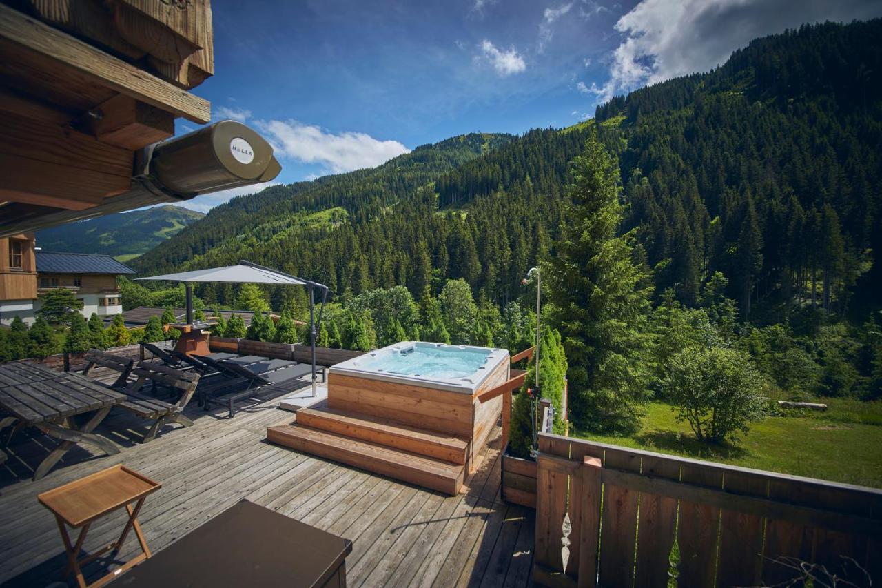 Chalet Tannenbaum ザールバッハ・ヒンターグレム エクステリア 写真
